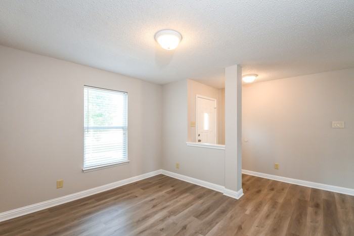 7587 Charlotte Dr - Photo 4 of 10