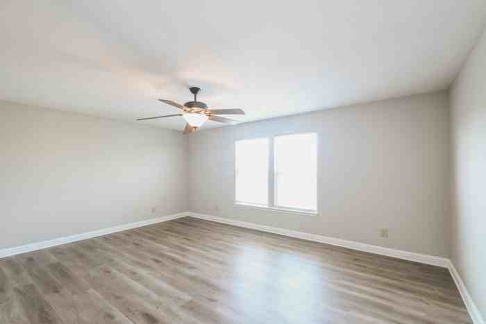 7587 Charlotte Dr - Photo 6 of 10