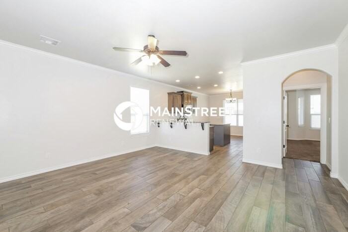 8345 Nw 137th St - Photo 4 of 19