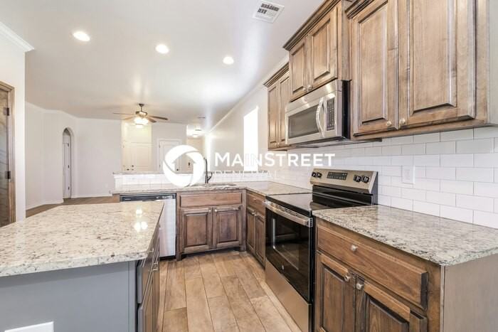 8345 Nw 137th St - Photo 5 of 19