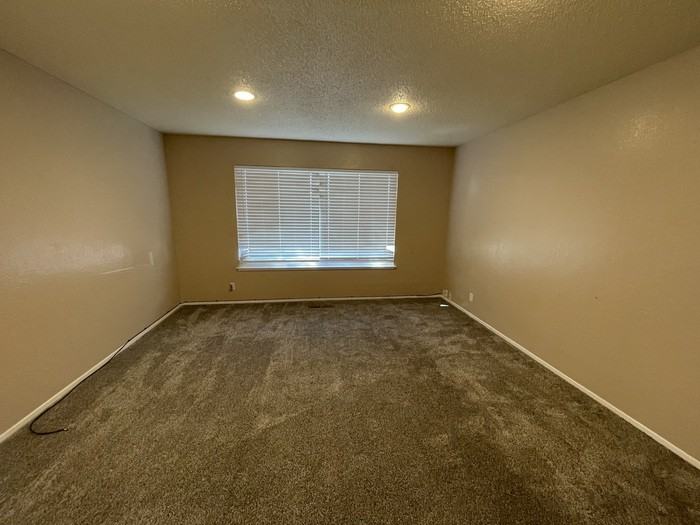 3799 Crestview Dr - Photo 5 of 38