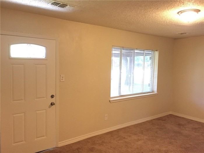 707 Jack St - Photo 4 of 18