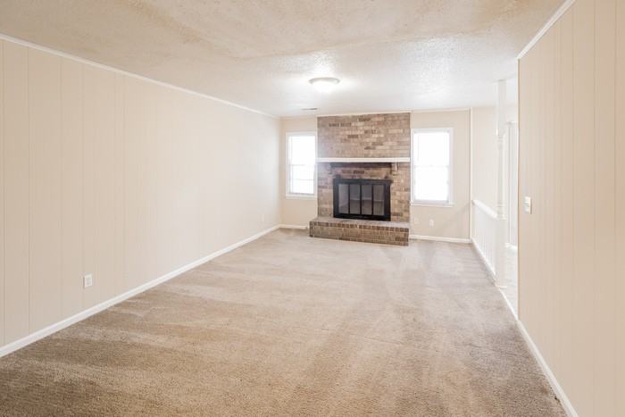 109 Terry Ave - Photo 2 of 10