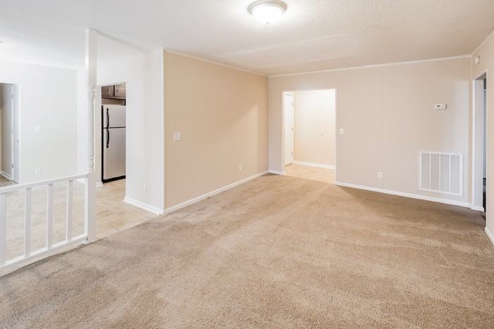 109 Terry Ave - Photo 3 of 10