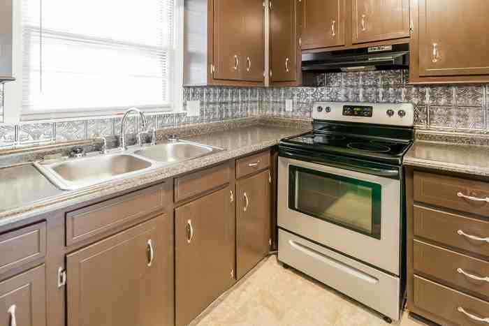 109 Terry Ave - Photo 6 of 10