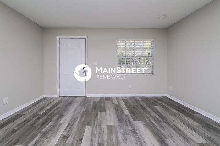 9311 N 12th St - Photo 3 of 16