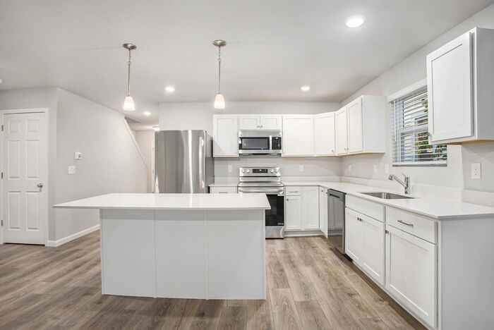 5016 Birchwood Ln - Photo 4 of 23