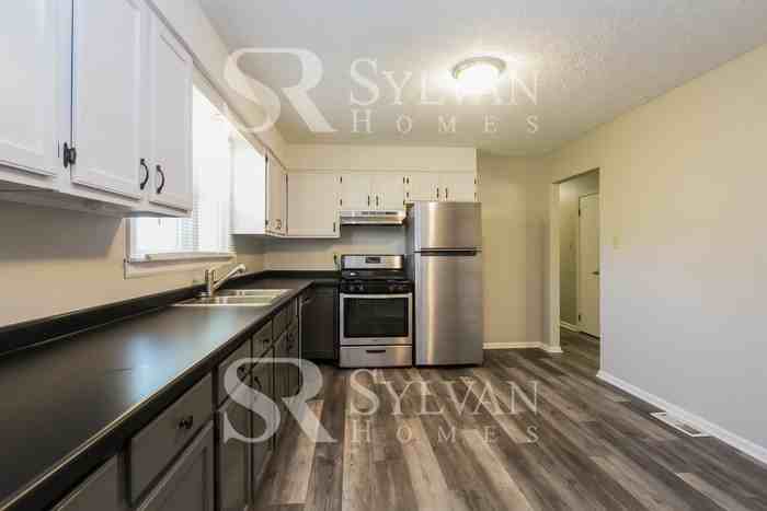 201 N Franklin St - Photo 7 of 16