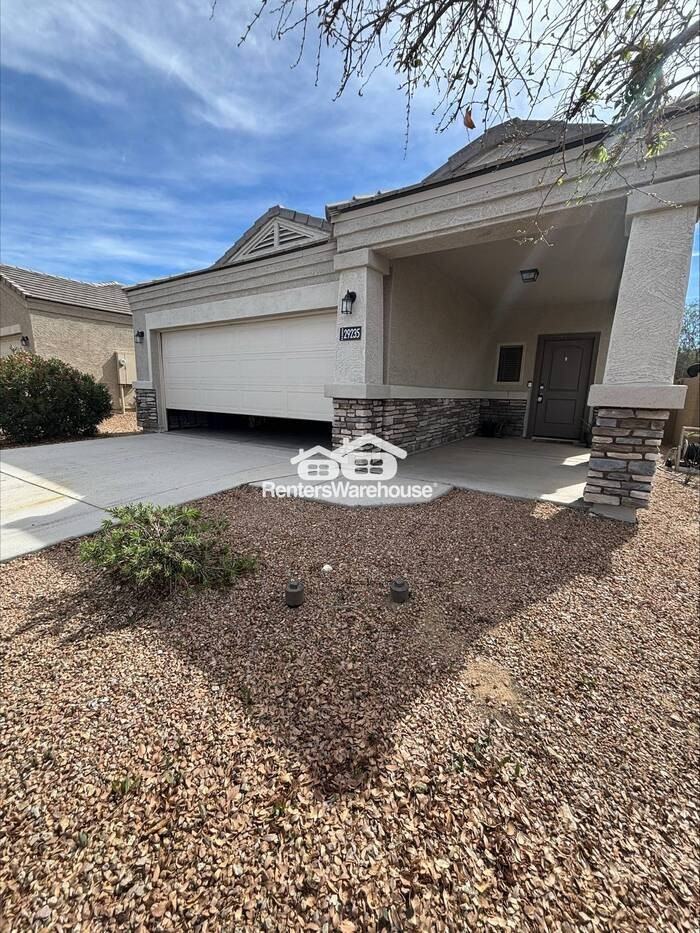 29235 W Clarendon Ave - Photo 3 of 18