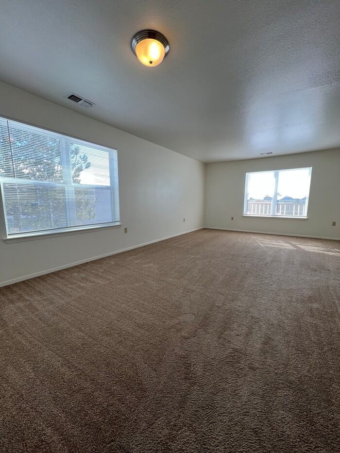 1291 Dakota Dr - Photo 2 of 6