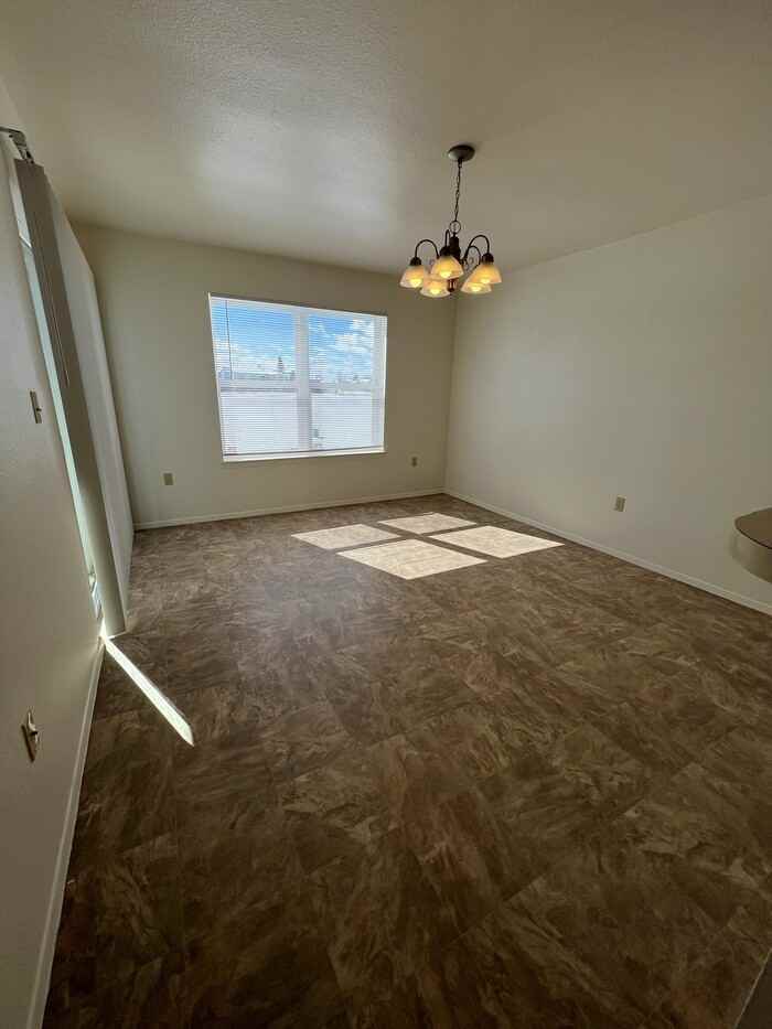 1291 Dakota Dr - Photo 4 of 6