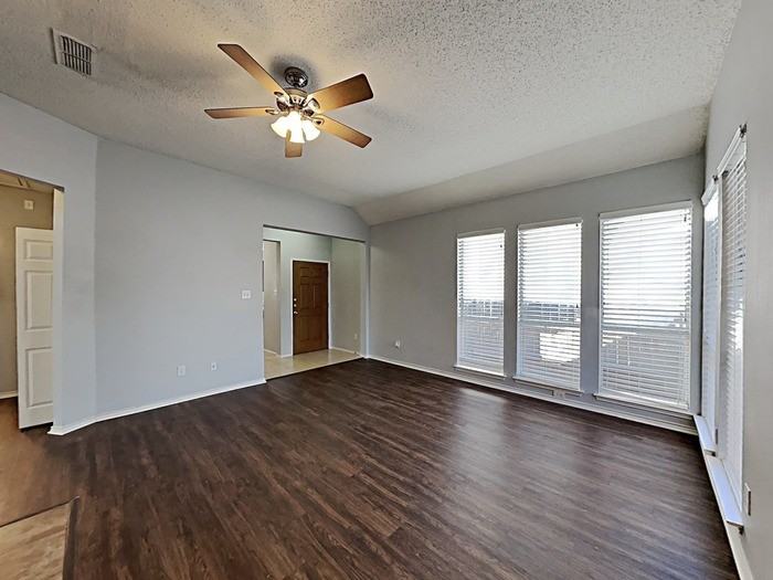 4890 Lodgepole Ln - Photo 5 of 20