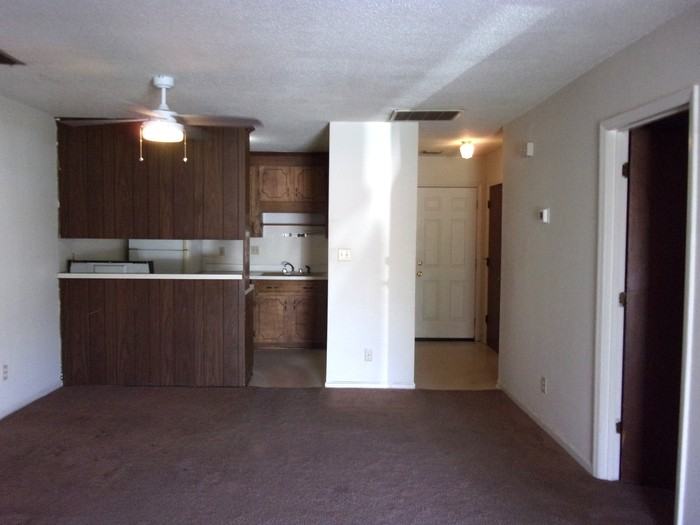 411 S Confederate Ave #2 - Photo 3 of 10