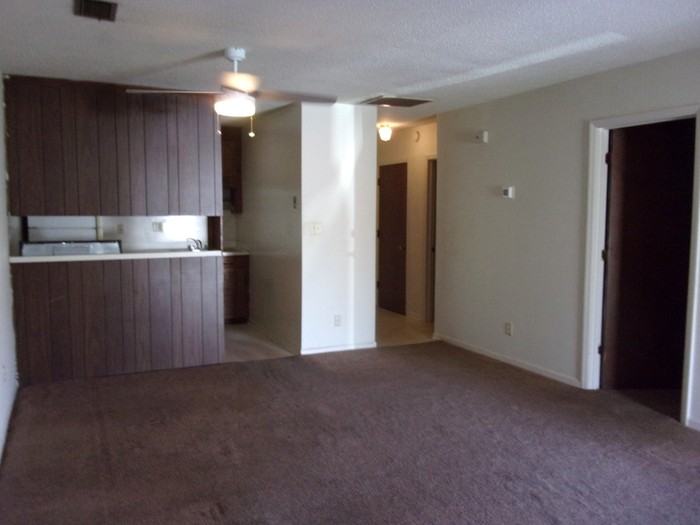 411 S Confederate Ave #2 - Photo 4 of 10