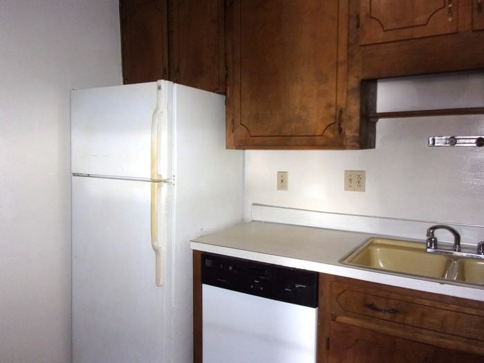 411 S Confederate Ave #2 - Photo 5 of 10