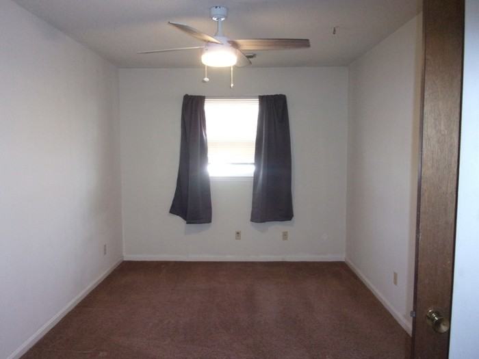 411 S Confederate Ave #2 - Photo 7 of 10