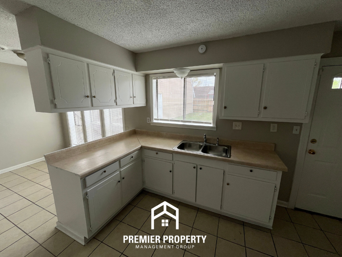 3379 Spring Shadow Dr - Photo 7 of 26