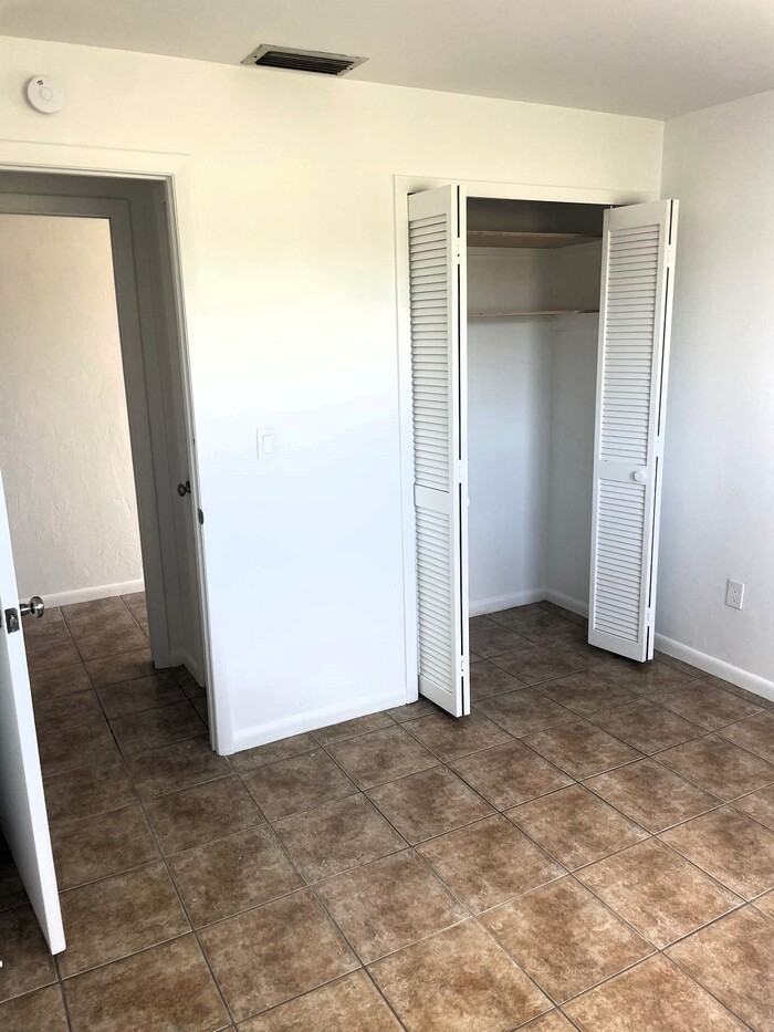 104 Se 16th Pl #A - Photo 5 of 7