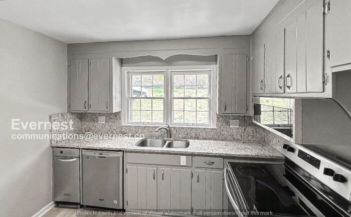 906 Mchann Dr - Photo 3 of 18