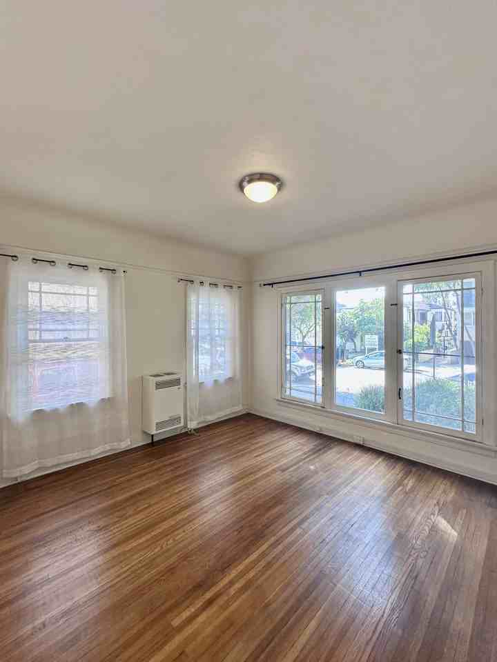 832 N Edinburgh Ave #1 - Photo 3 of 10