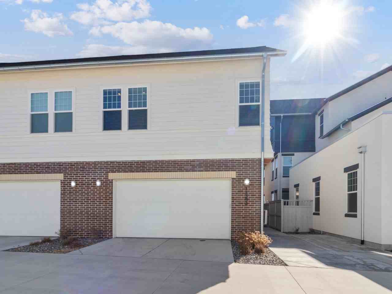 11393 S Watercourse Rd #001 - Photo 2 of 23