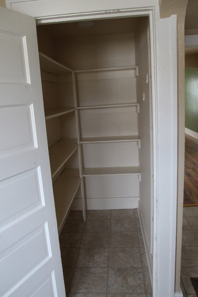 1749 S Poplar St #NA - Photo 4 of 7