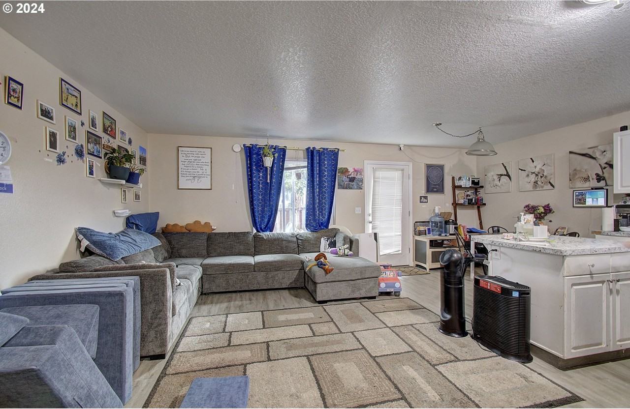 Ne Stapleton Rd #2012 - Photo 3 of 21