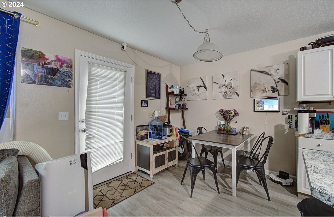 Ne Stapleton Rd #2012 - Photo 4 of 21