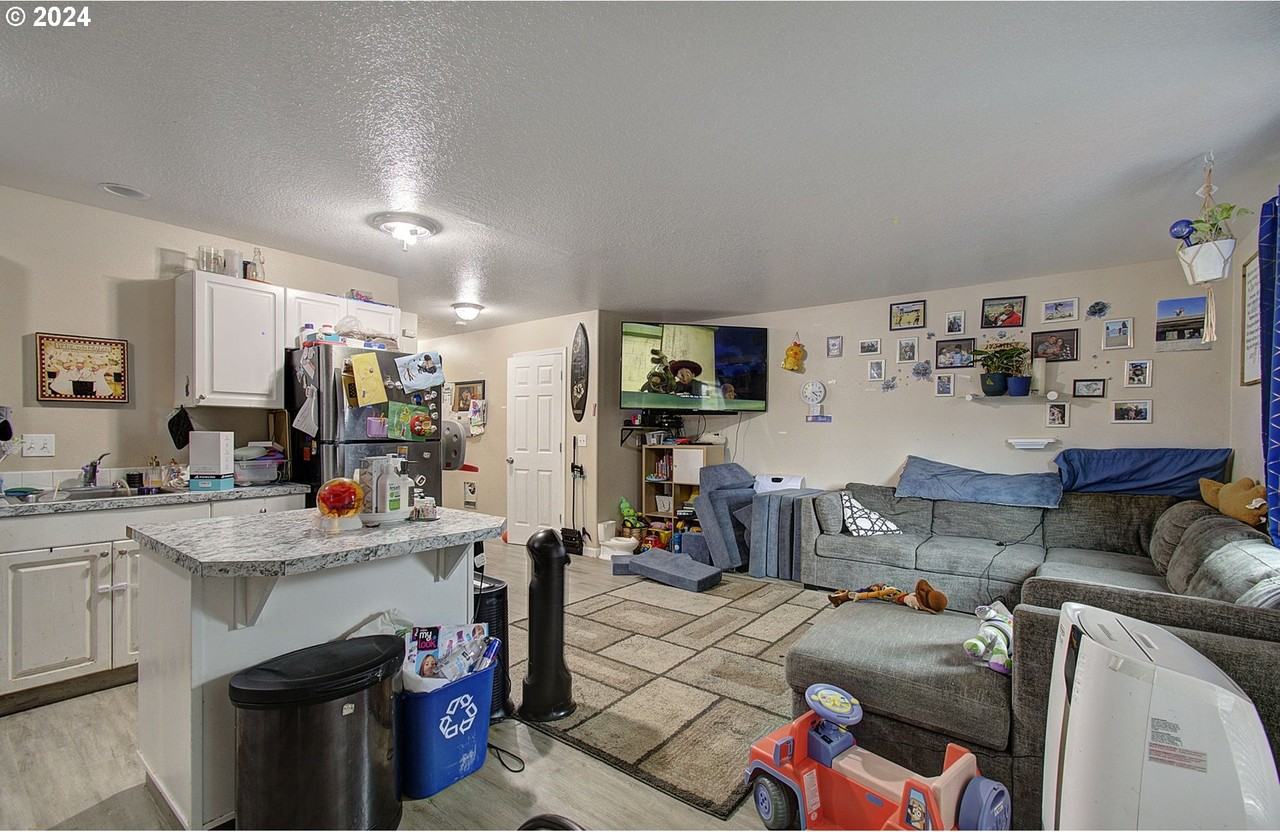 Ne Stapleton Rd #2012 - Photo 5 of 21