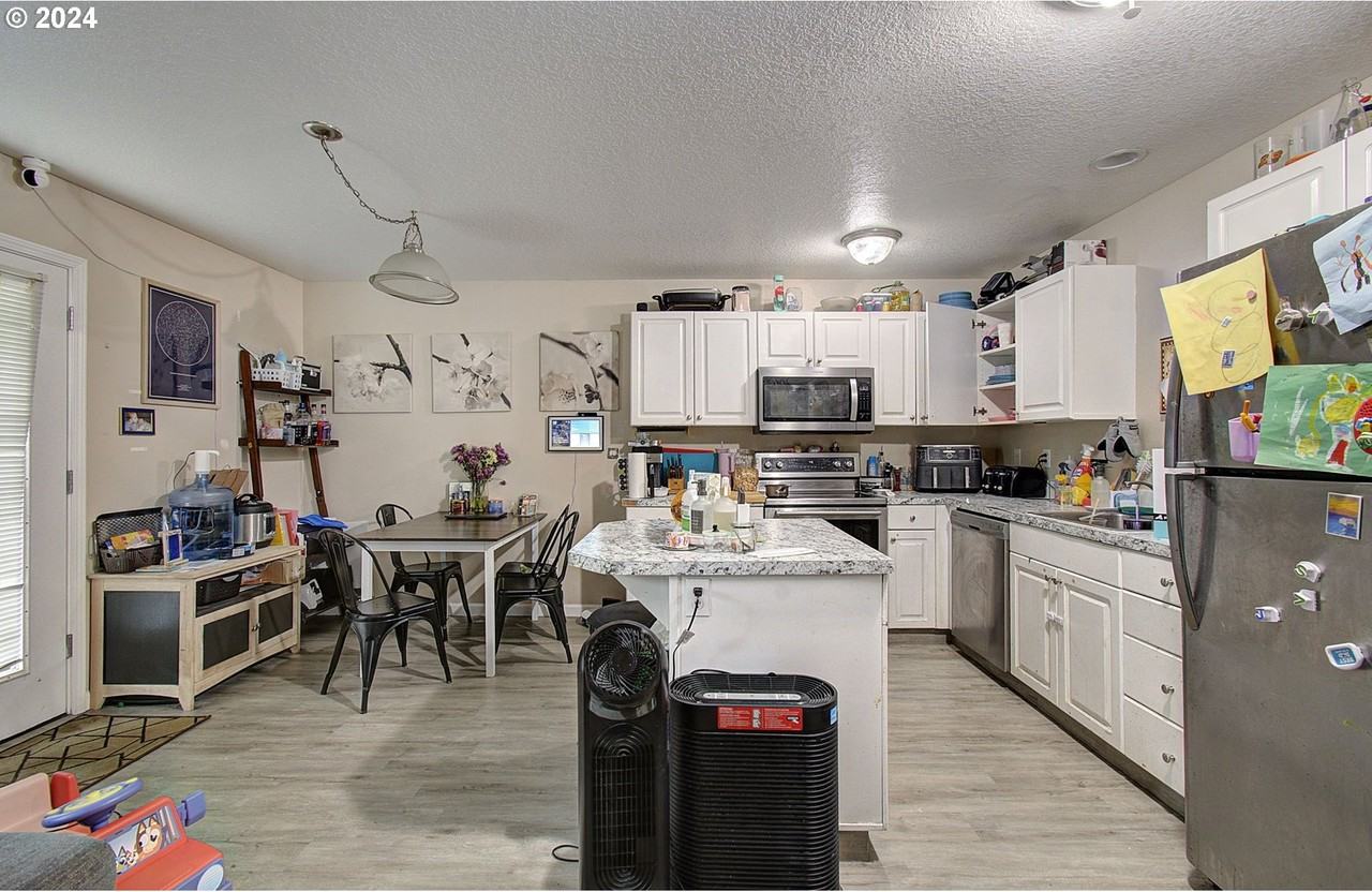 Ne Stapleton Rd #2012 - Photo 6 of 21