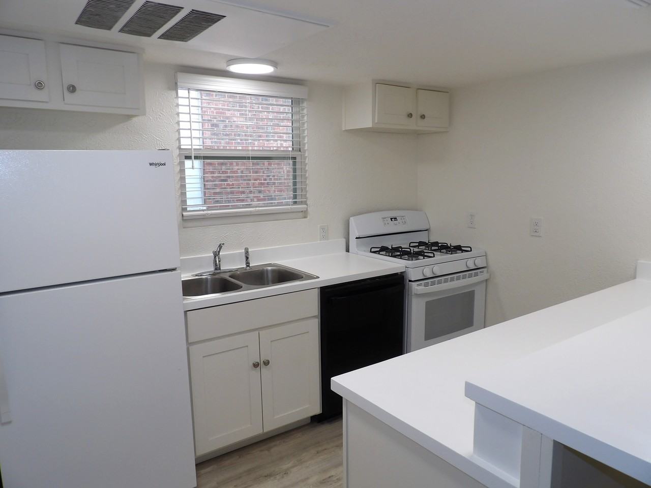 4411 Buena Vista St #5 - Photo 5 of 10