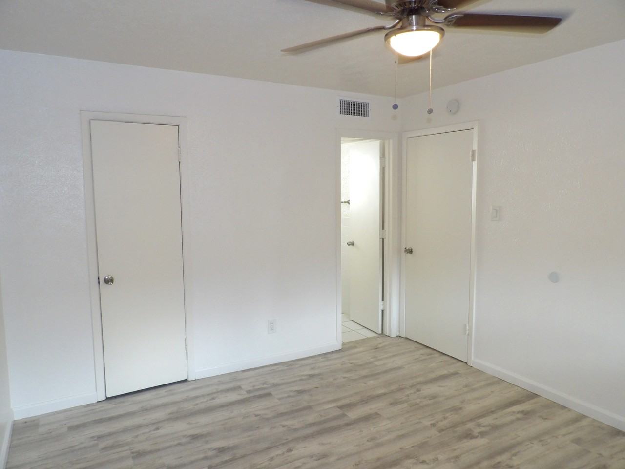 4411 Buena Vista St #5 - Photo 6 of 10