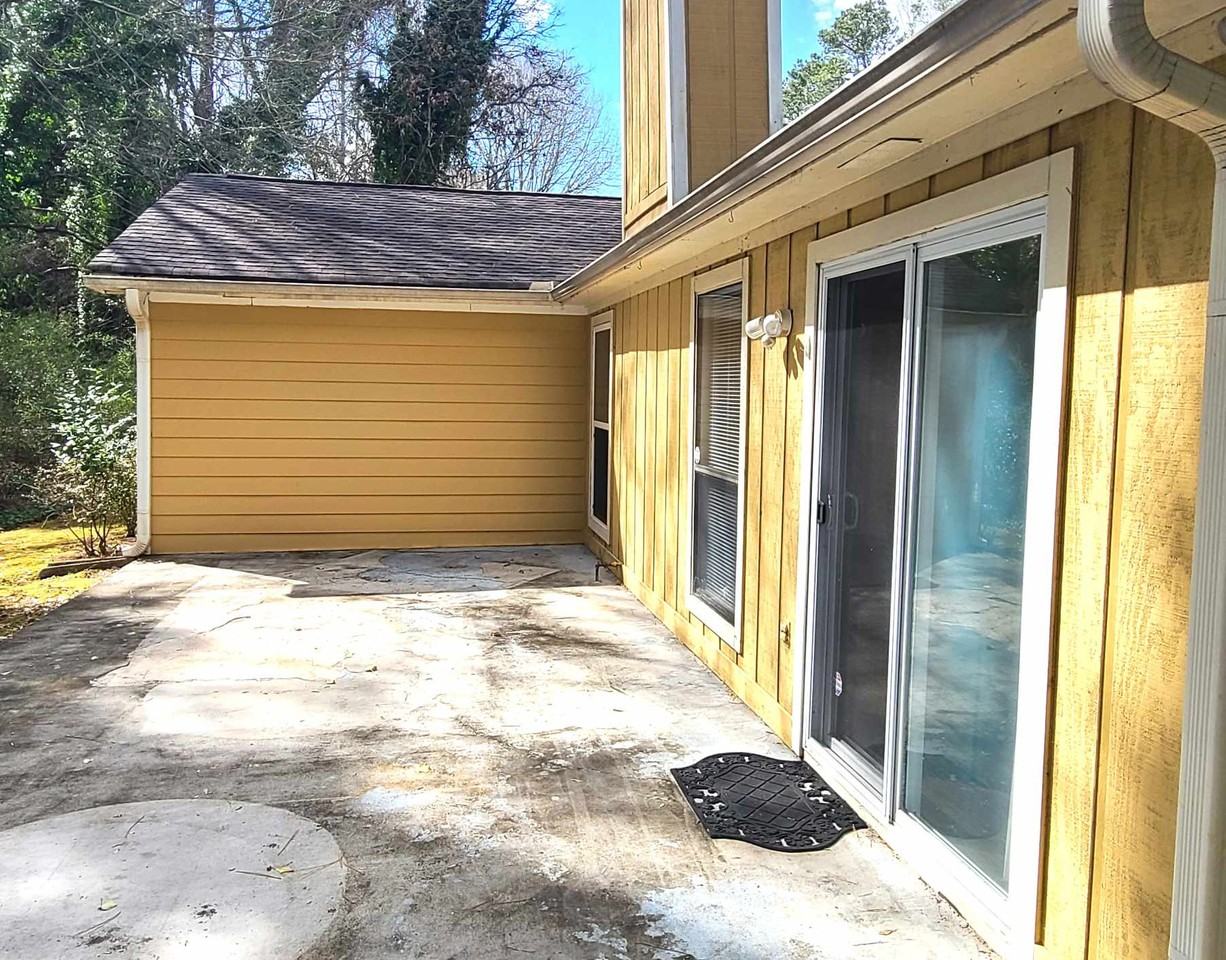 2228 N Woods Ct #NA - Photo 2 of 18