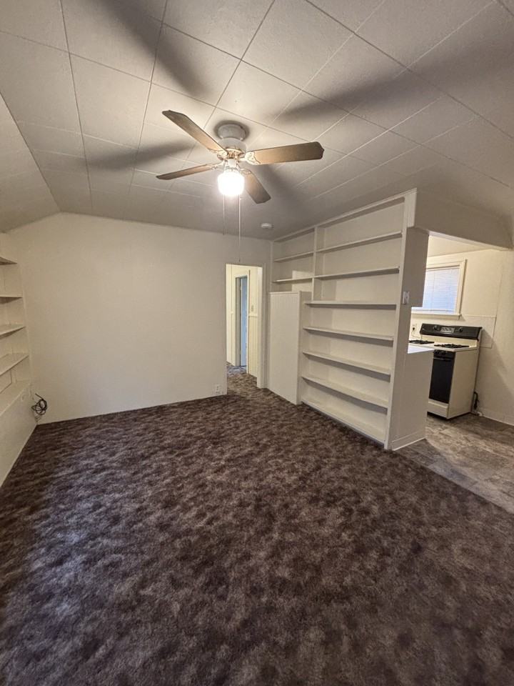 1918 Rogue River Hwy #1 - Photo 4 of 7