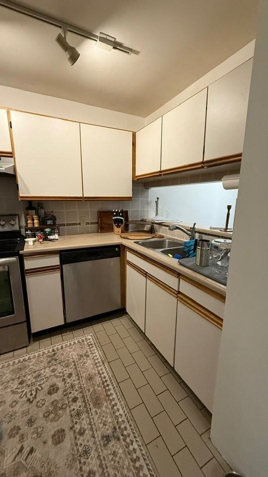 5025 Sanders Street #101 - Photo 5 of 12