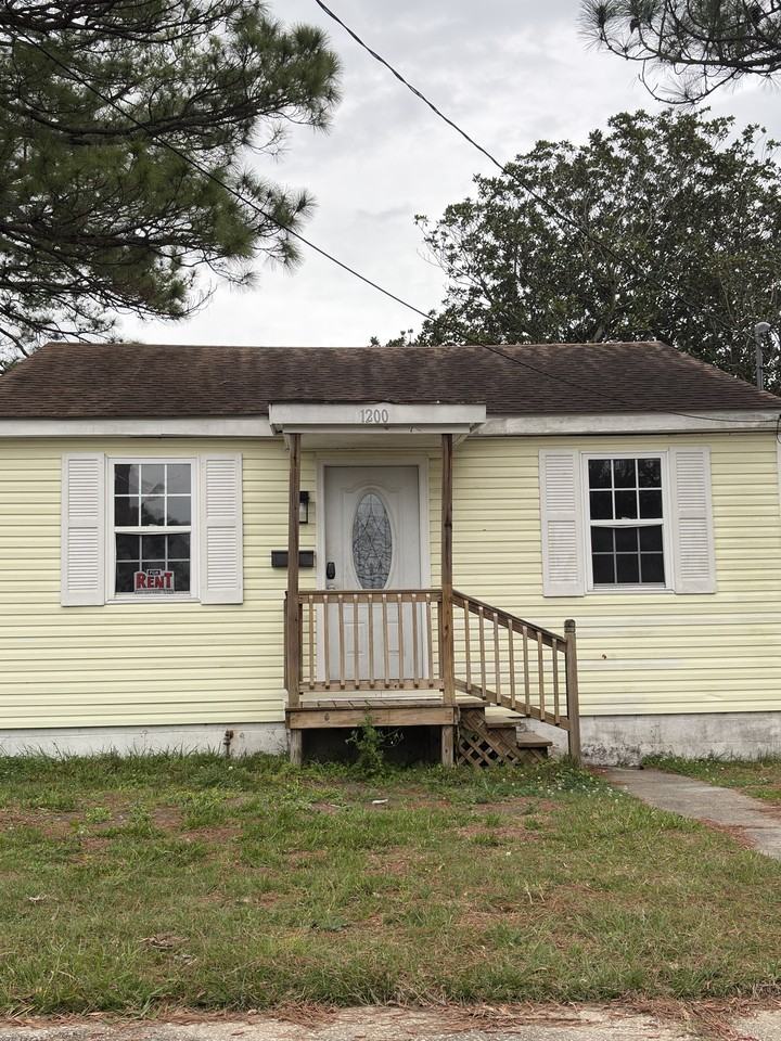 1200 Southlawn Blvd #NA - Photo 7 of 13
