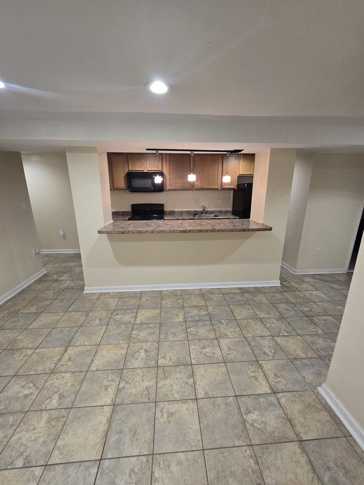 645 L St Ne - Photo 5 of 19