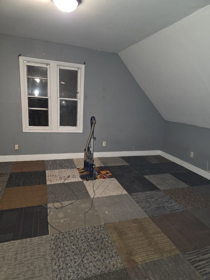 2435 N 15th St #1 - Photo 6 of 14