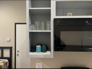 439 Jeffries St #5 - Photo 3 of 8