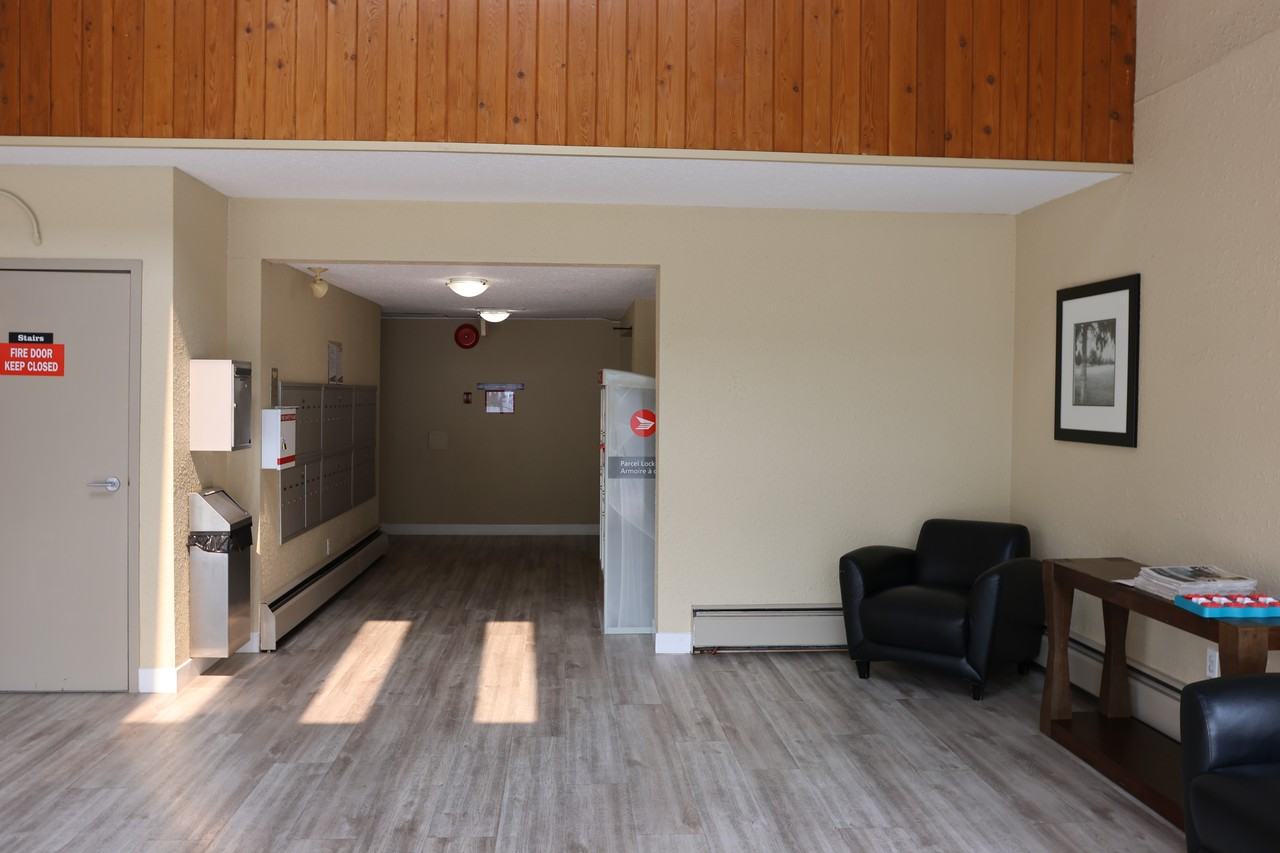 5545 15B Avenue #205 - Photo 5 of 15