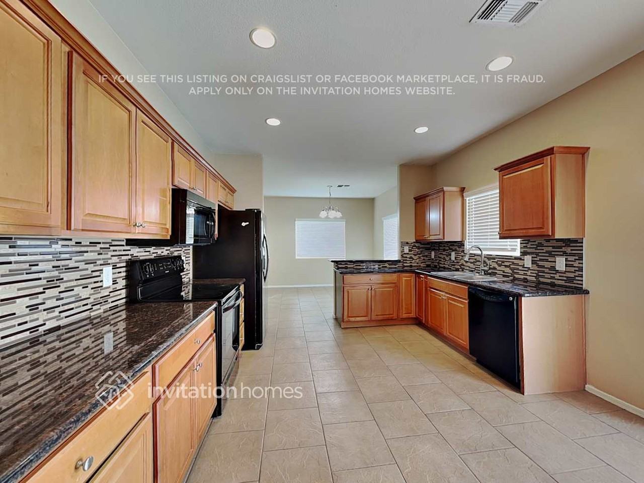 13207 W Crocus Dr - Photo 7 of 19