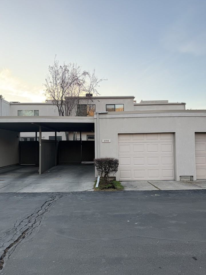 5706 S Saint James Pl - Photo 2 of 40