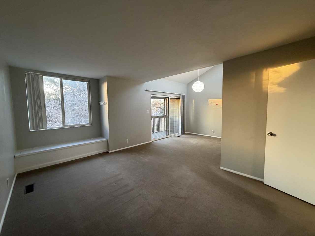 5706 S Saint James Pl - Photo 5 of 40