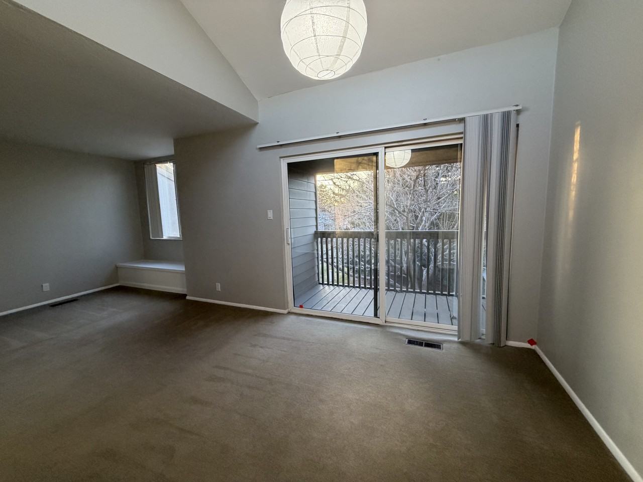 5706 S Saint James Pl - Photo 6 of 40