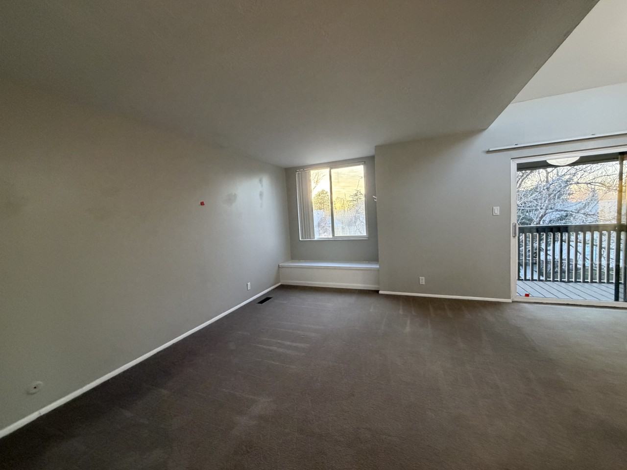 5706 S Saint James Pl - Photo 7 of 40