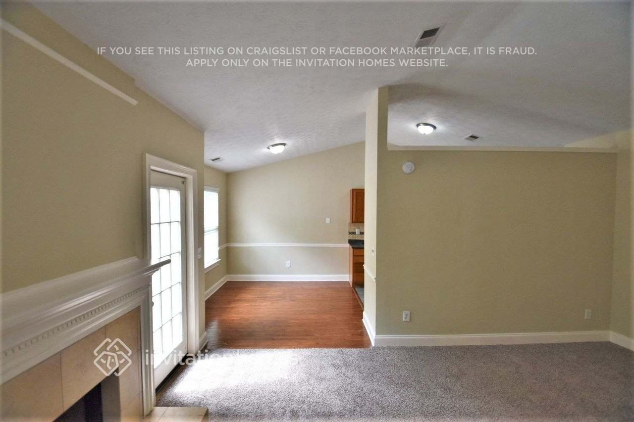 7128 Ambercrest Ct - Photo 4 of 16