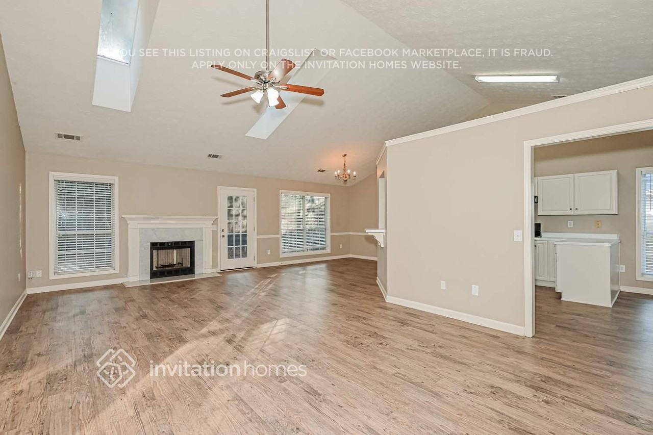 805 Avalon Forest Dr - Photo 3 of 17