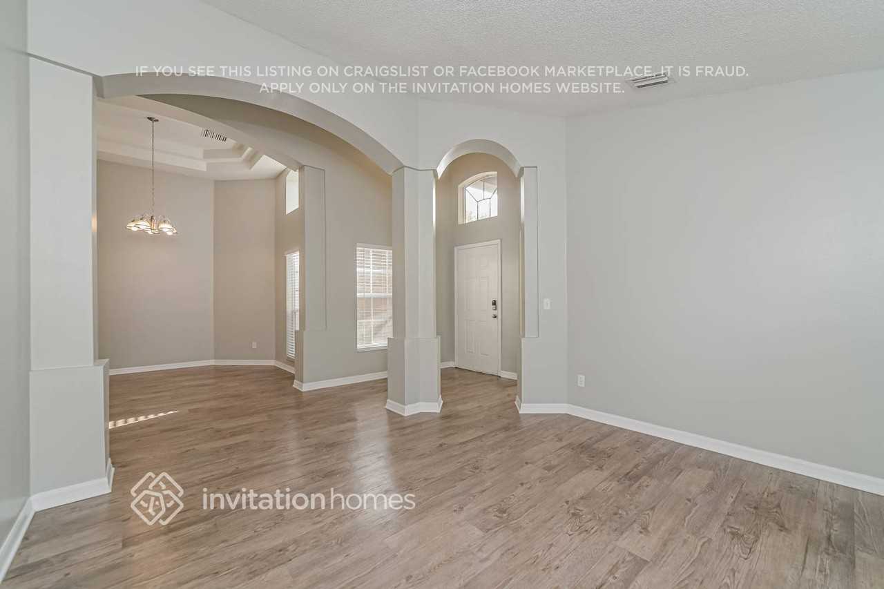 219 Chestnut Creek Dr - Photo 3 of 17