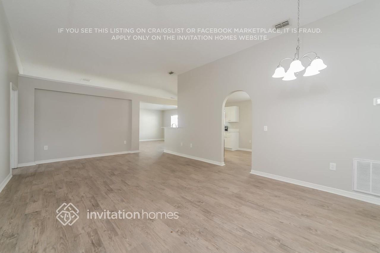 923 Welch Hill Cir - Photo 3 of 17