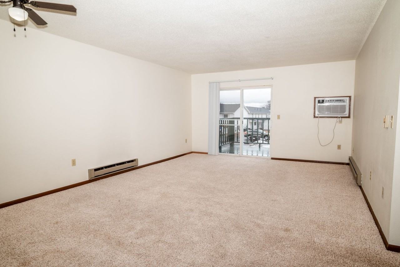 Murdock Apartments - Photo 3 of 18